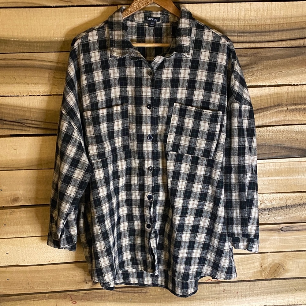 Boohoo oversized Plaid Button-Up Shirt size 10 black white tan button up